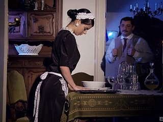 Stoute meid Jessyka Swan zuigt een lul alvorens een anale in an unguarded moment