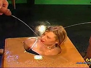 Kinky teven pissing vernedering fetish porno