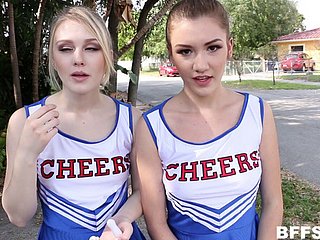 Prachtige cheerleading viertal met Eigen Tryouts