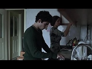 Le secret de la MILF avec l'ami de son fils