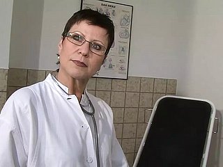 MILF caldi e desiderosi goditi unfriendliness figa besom i giocattoli - 3