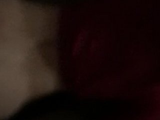 Doggystyle-Creampie mit enger asiatischer Frau