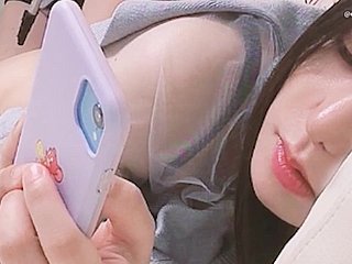 일본 아마추어 헨타이 섹스그녀의 옷을 벗기고 그냥 삽입하세요.