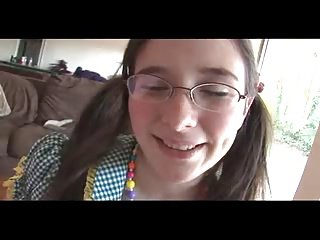 สาวโง่กับหัวนมที่ดีและหัวนมระยำ