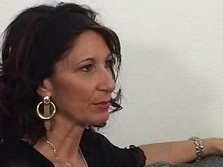 Italienisch retro geil MILF spioniert blue Blondine im weißen Strümpfen bekleidet